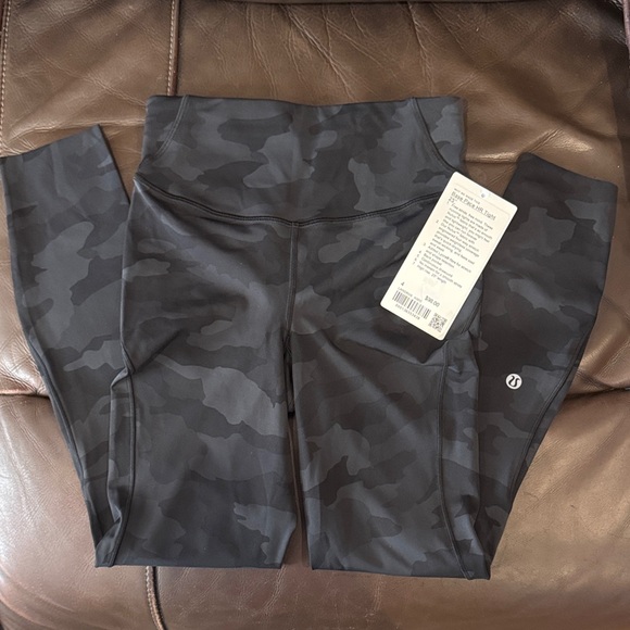 Lululemon Dark Camo Base Pace HR Tights - Picture 1 of 3